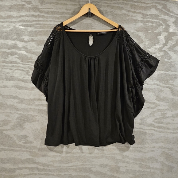 Lane Bryant SZ 28 Black Short Bat  Sleeve Crochet Detail Round Neck Top - Picture 1 of 11